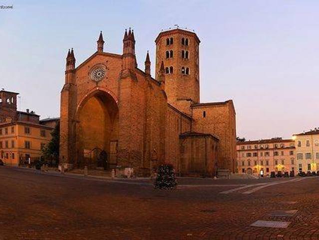 Palazzo / Stabile in vendita a Piacenza PC
