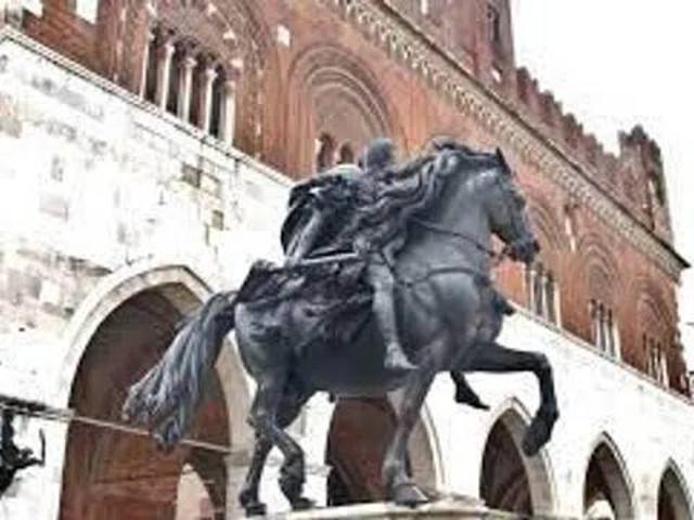 Palazzo / Stabile in vendita a Piacenza PC
