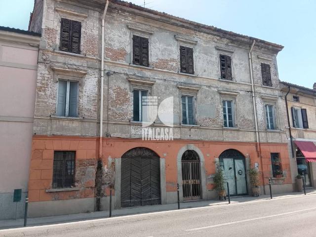 Palazzo / Stabile in vendita a Piadena Drizzona CR