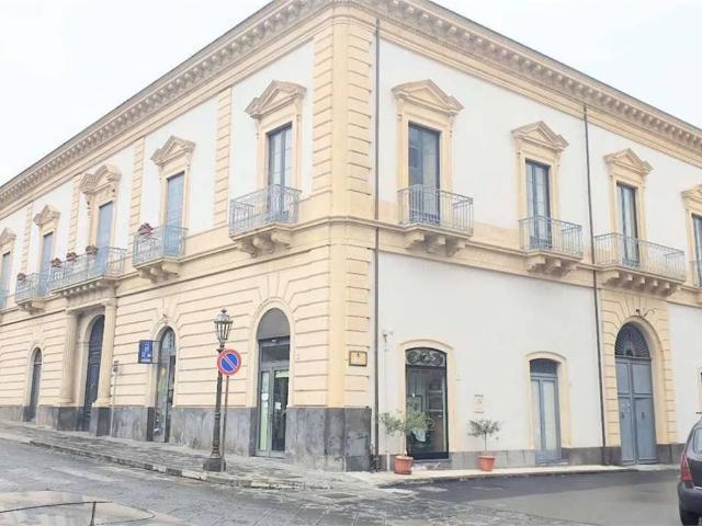 Palazzo / Stabile in vendita a Piedimonte Etneo CT