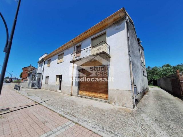 Palazzo / Stabile in vendita a Pizzighettone CR