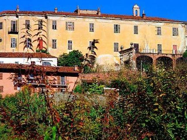 Palazzo / Stabile in vendita a Pocapaglia CN