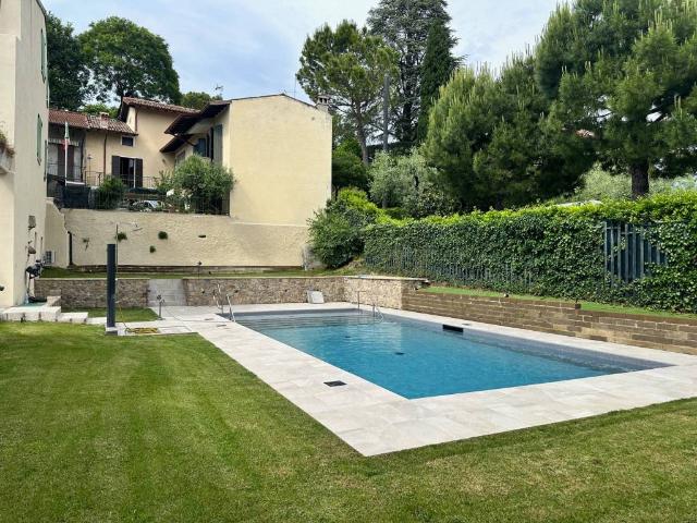 Palazzo / Stabile in vendita a Polpenazze del Garda BS