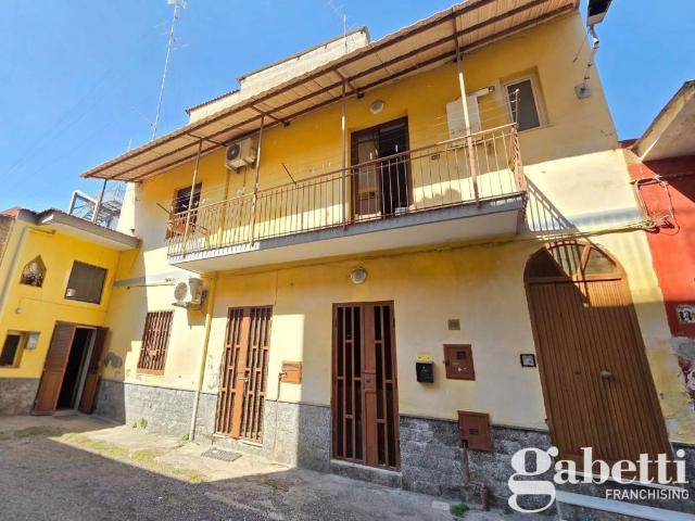 Palazzo / Stabile in vendita a Pomigliano d'Arco NA