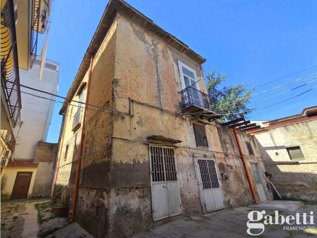 Palazzo / Stabile in vendita a Pomigliano d'Arco NA