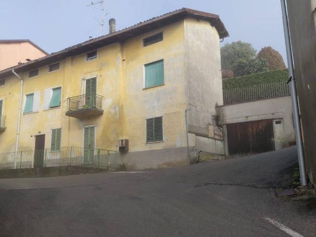 Palazzo / Stabile in vendita a Ponteranica BG