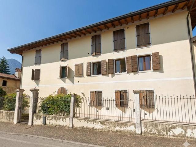 Palazzo / Stabile in vendita a Pordenone PN
