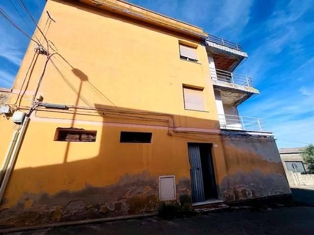 Palazzo / Stabile in vendita a Pozzomaggiore SS