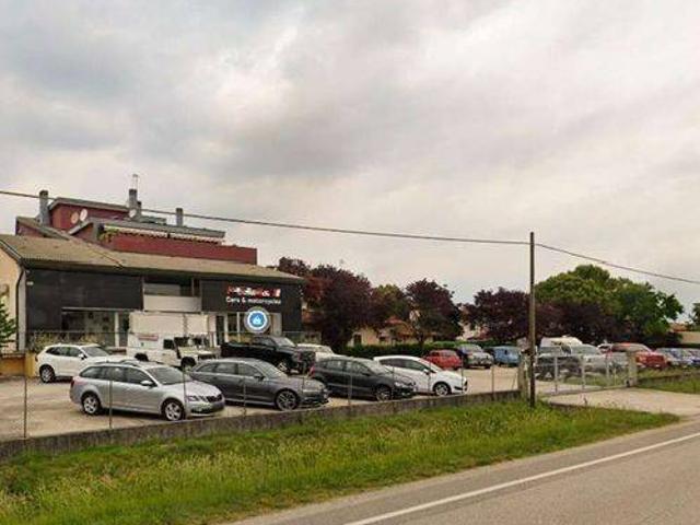 Palazzo / Stabile in vendita a Prata di Pordenone PN