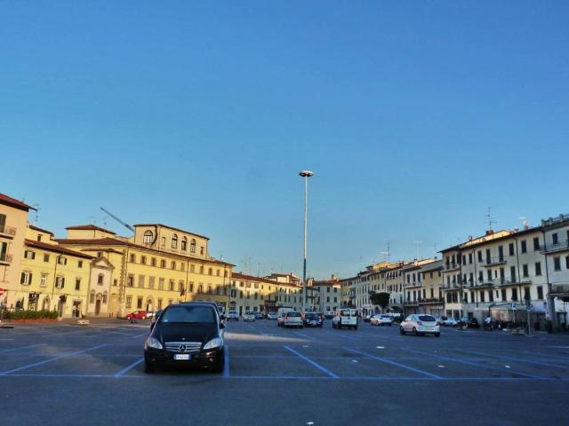 Palazzo / Stabile in vendita a Prato PO