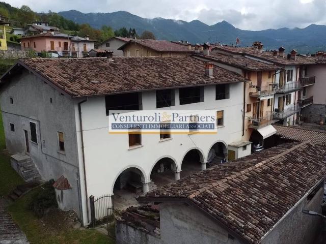Palazzo / Stabile in vendita a Preseglie BS