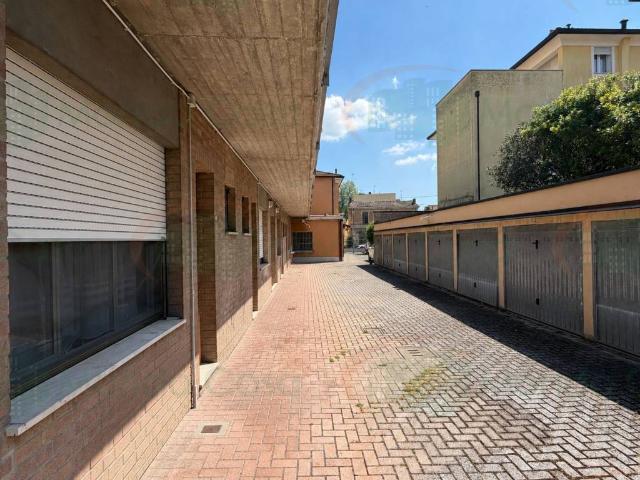 Palazzo / Stabile in vendita a Ravenna RA