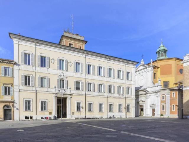 Palazzo / Stabile in vendita a Ravenna RA