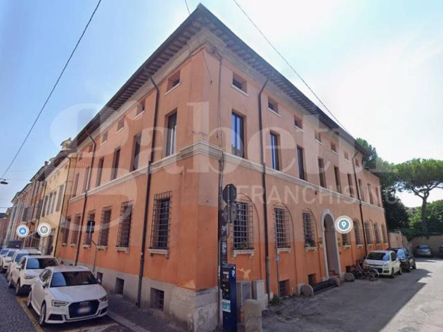 Palazzo / Stabile in vendita a Ravenna RA