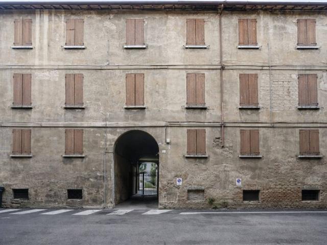 Palazzo / Stabile in vendita a Reggio Emilia RE