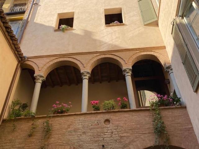 Palazzo / Stabile in vendita a Reggio Emilia RE