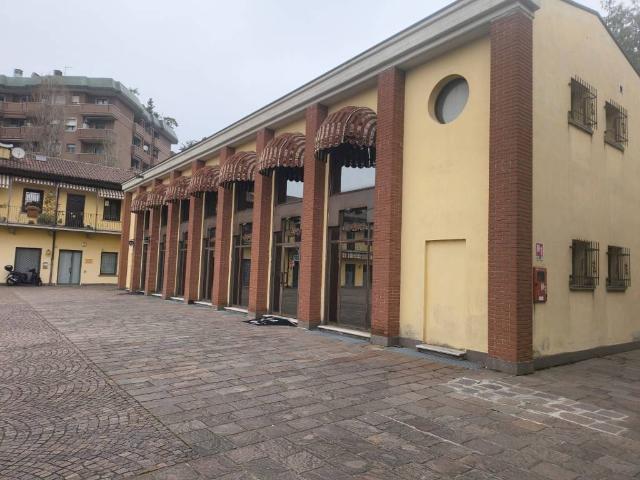 Palazzo / Stabile in vendita a Rho MI