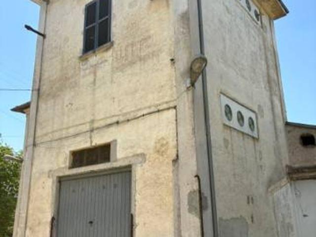 Palazzo / Stabile in vendita a Rocca Sinibalda RI