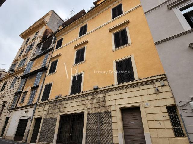 Palazzo / Stabile in vendita a Roma RM