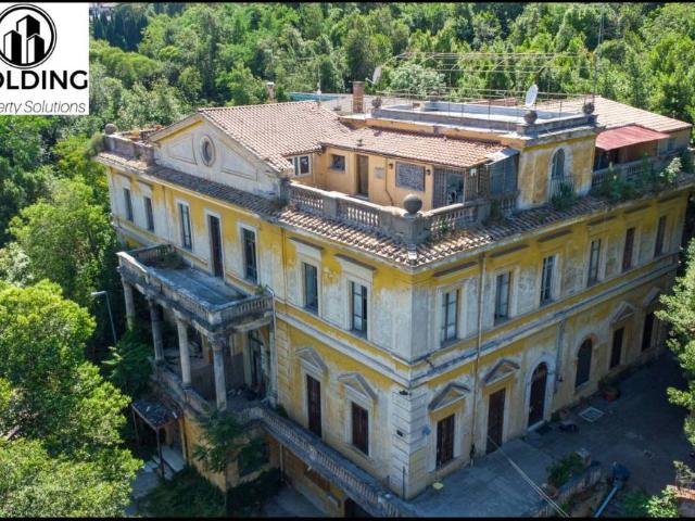 Palazzo / Stabile in vendita a Roma RM