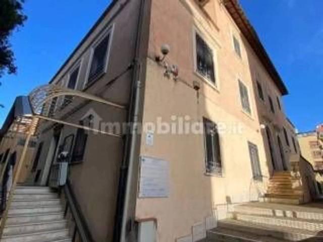 Palazzo / Stabile in vendita a Roma RM