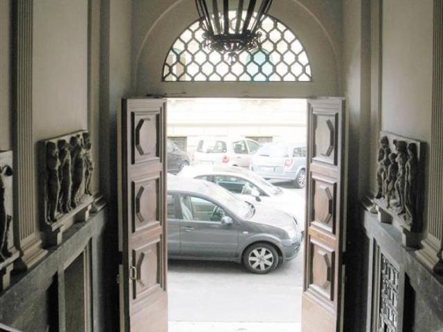 Palazzo / Stabile in vendita a Roma RM