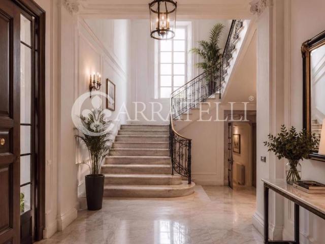 Palazzo / Stabile in vendita a Roma RM