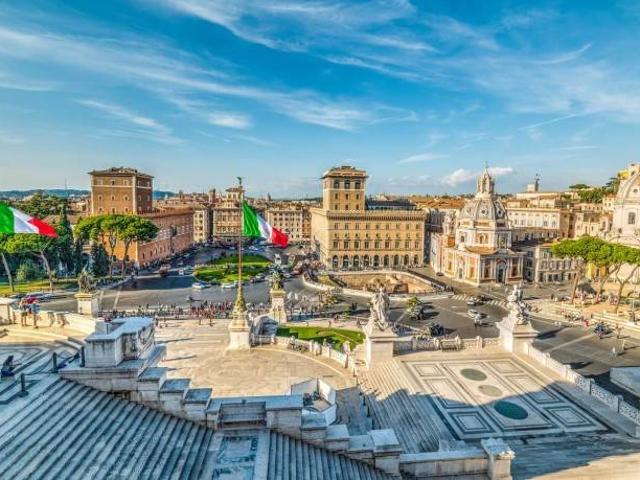 Palazzo / Stabile in vendita a Roma RM