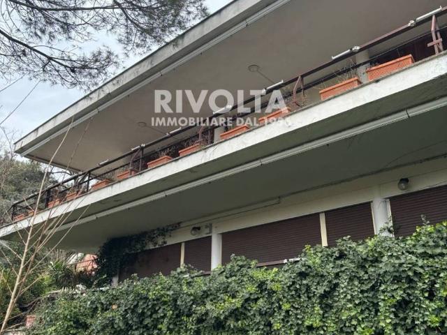 Palazzo / Stabile in vendita a Roma RM