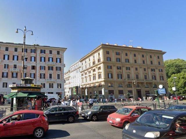 Palazzo / Stabile in vendita a Roma RM