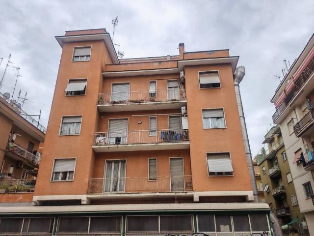 Palazzo / Stabile in vendita a Roma RM