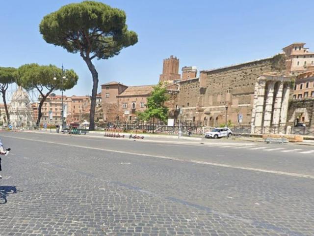 Palazzo / Stabile in vendita a Roma RM