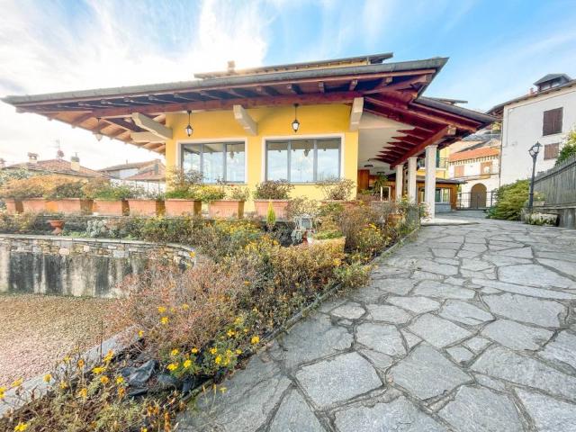 Palazzo / Stabile in vendita a Stresa VB