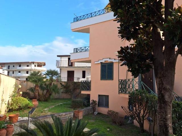 Palazzo / Stabile in vendita a Succivo CE