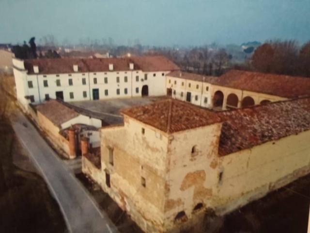 Palazzo / Stabile in vendita a Sabbioneta MN