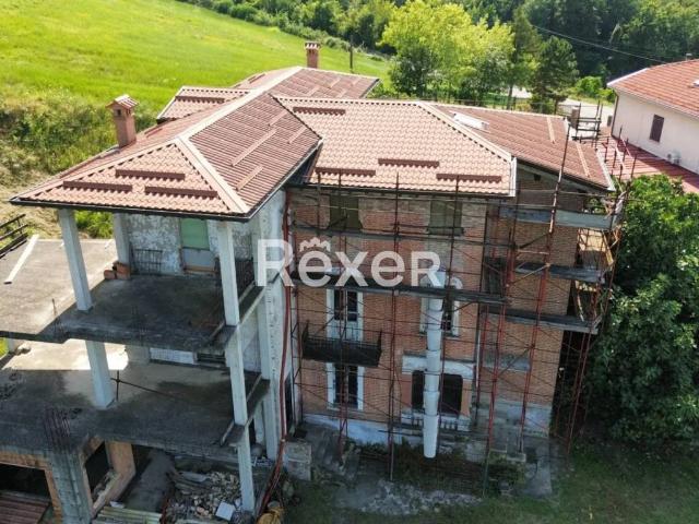 Palazzo / Stabile in vendita a Salsomaggiore Terme PR