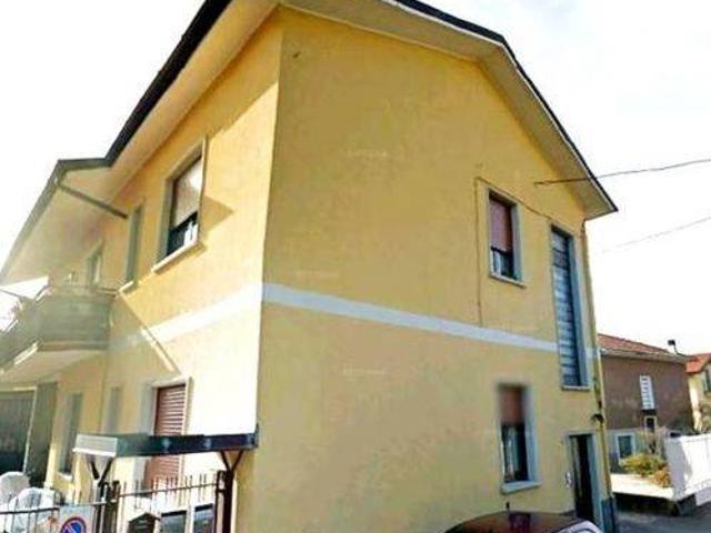Palazzo / Stabile in vendita a Samarate VA