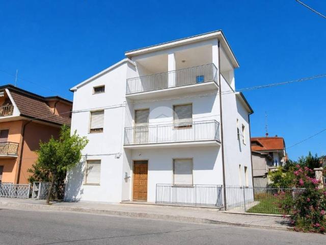 Palazzo / Stabile in vendita a San Benedetto del Tronto AP