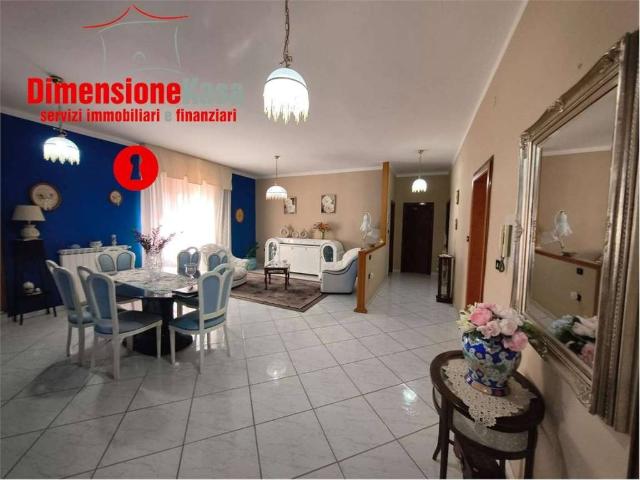 Palazzo / Stabile in vendita a San Felice a Cancello CE