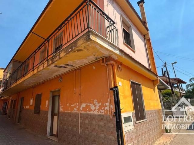 Palazzo / Stabile in vendita a San Felice a Cancello CE
