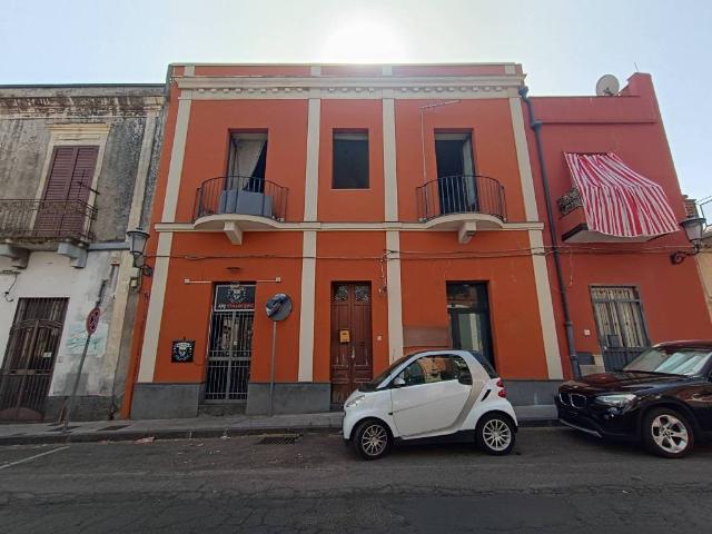 Palazzo / Stabile in vendita a San Giovanni la Punta CT