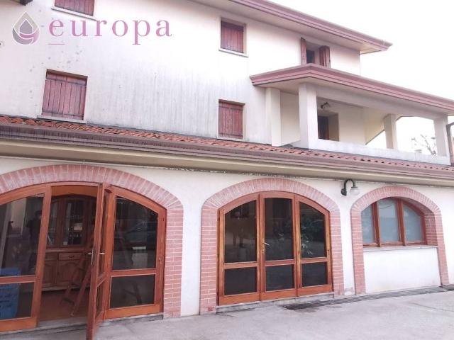 Palazzo / Stabile in vendita a San Quirino PN