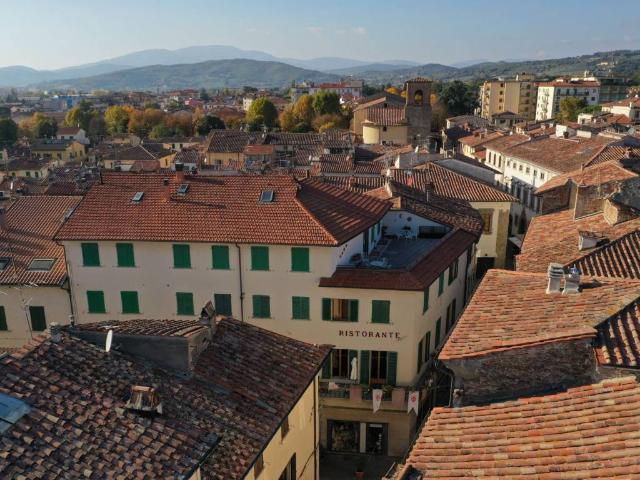 Palazzo / Stabile in vendita a Sansepolcro AR