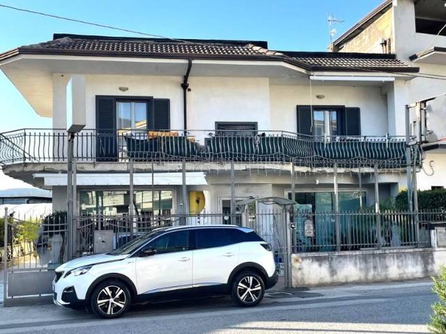 Palazzo / Stabile in vendita a Santa Maria a Vico CE