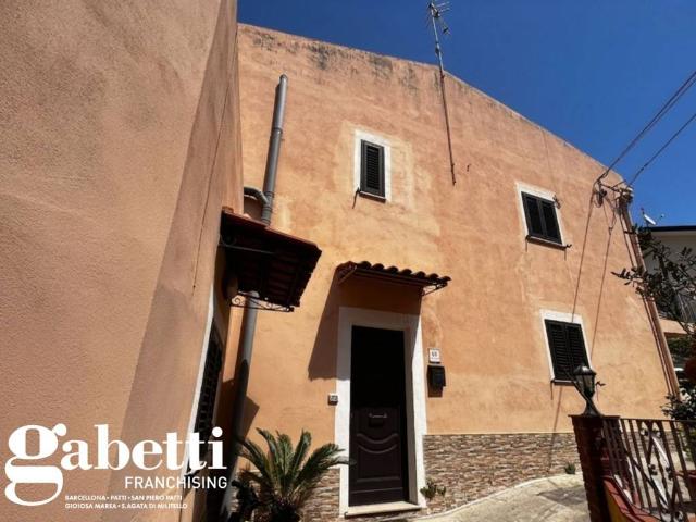 Palazzo / Stabile in vendita a Sant'Agata di Militello ME