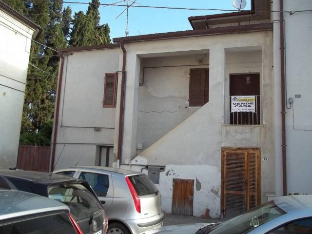 Palazzo / Stabile in vendita a Sant'Omero TE