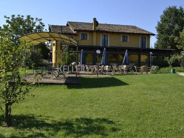 Palazzo / Stabile in vendita a Sant'Omero TE