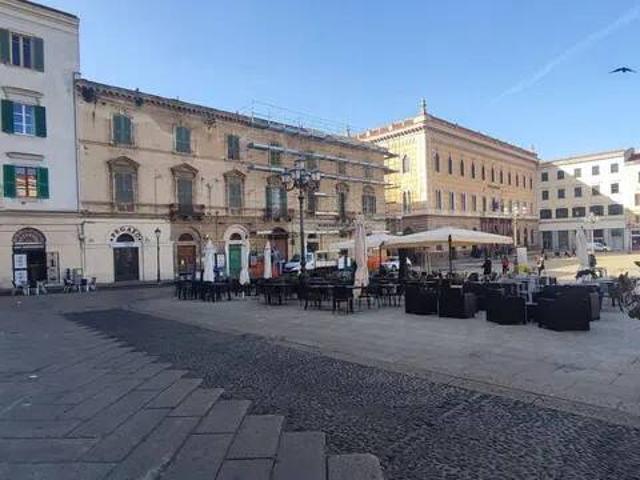 Palazzo / Stabile in vendita a Sassari SS