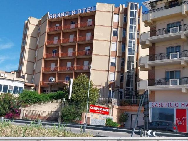 Palazzo / Stabile in vendita a Satriano CZ
