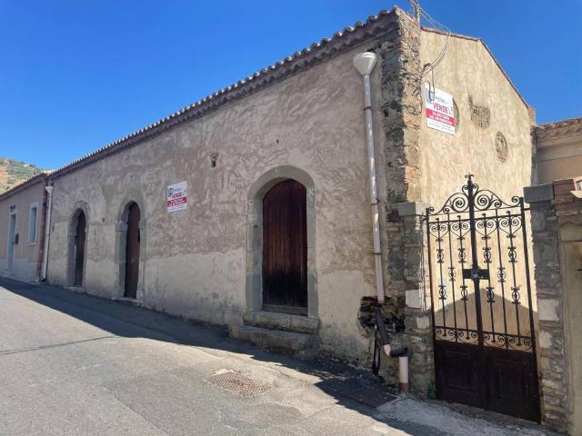 Palazzo / Stabile in vendita a Savoca ME